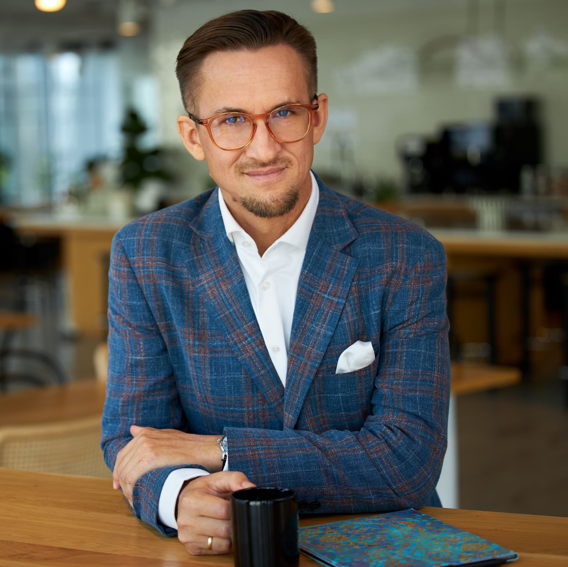 Zbigniew Makowski, licensed Polish tax advisor, at his desk